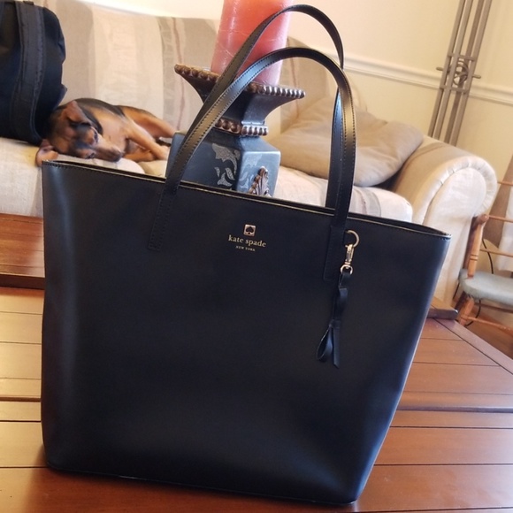 kate spade Handbags - KATE SPADE 🖤💖 TOTE